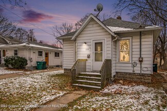 1134 Mccullough St, Lansing, MI 48912