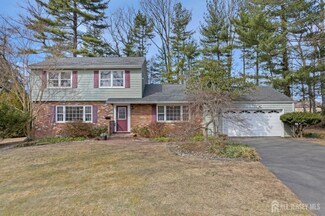 5 Dorset Ct, East Brunswick, NJ 08816