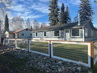 326 Dunbar Ave, Fairbanks, AK 99701