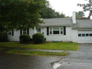4 Eisenhower Ave, Beverly, MA 01915
