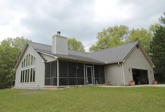 W5698 Losinski Rd, Princeton, WI 54968
