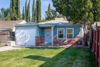 10332 Leolang Ave, Sunland, CA 91040