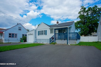 116 Wayside Dr, Keyport, NJ 07735