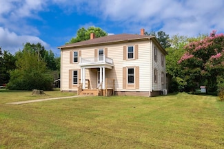 311 Four Locust Hwy, Keysville, VA 23947