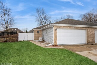 2622 Hart Rd, Highland, IN 46322