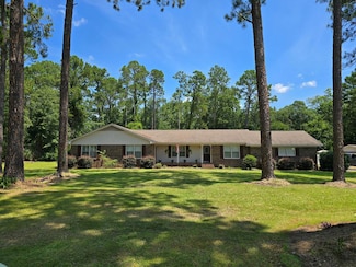 129 Canterbury Ln, Fitzgerald, GA 31750