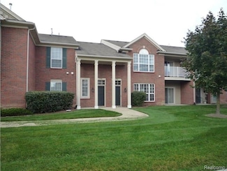 27208 Chesapeake Cir Unit 317, Walled Lake, MI 48390