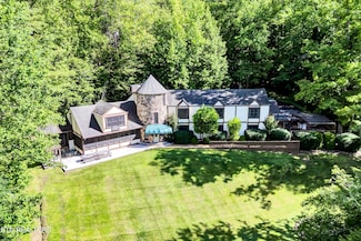 3950 Castle Rd, Gatlinburg, TN 37738