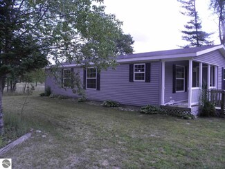 3556 N 39 1/2 Rd, Manton, MI 49663