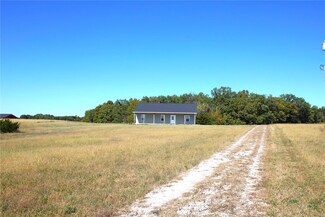 165 Private Road 2454, Huntsville, MO 65259