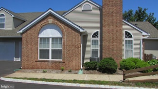 18 Woolsey Ct, Pennington, NJ 08534