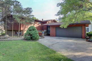 105 Lone Beech Rd, Monticello, IL 61856