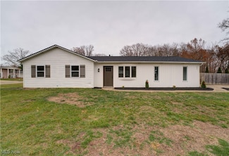 792 Arlington Dr, Vermilion, OH 44089