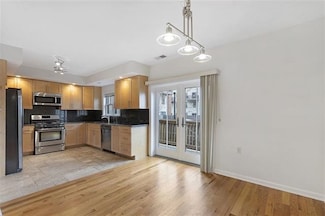 22 Ash St Unit 1, Jersey City, NJ 07304