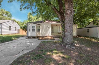 122 E Collier St, Mulvane, KS 67110