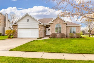 400 Prairie View Ln, Hinckley, IL 60520