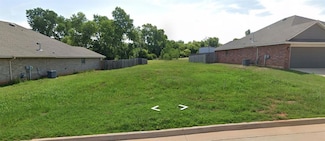 7054 Richardson Ct, Warr Acres, OK 73132