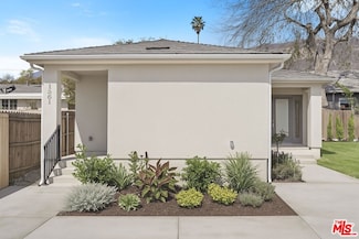 1561 E Elizabeth St, Pasadena, CA 91104