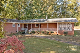 344 S Main St, New London, NC 28127