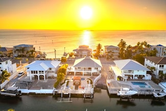 943 Flagship Dr, Summerland Key, FL 33042