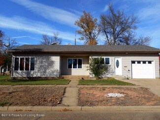 2 E 11th St, New England, ND 58647