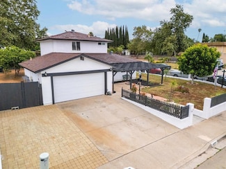 1220 Hoover St, Escondido, CA 92027