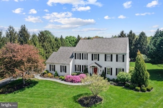 19 Clover Mill Ln, Malvern, PA 19355