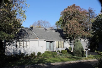 2409 S Clearing Rd, Salem, VA 24153