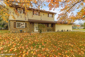 7904 N Cavendish Ct, Columbia, MO 65202