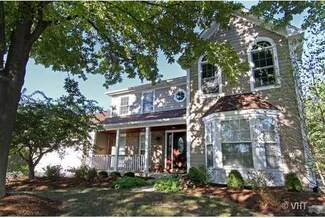 804 S River Rd, Naperville, IL 60540