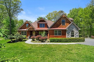 127 Timber Lake Dr, Canadensis, PA 18325