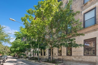 909 W Wisconsin St Unit 1M, Chicago, IL 60614