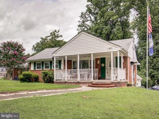 10806 Maple St, Fairfax, VA 22030