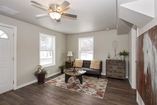 946 L St SW, Cedar Rapids, IA 52404