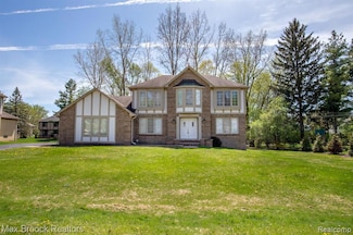 1683 Mark Hopkins Rd, Bloomfield Hills, MI 48302