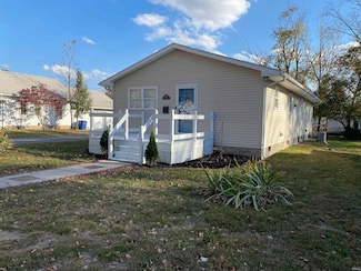 1102 W Brook St, Mitchell, IN 47446