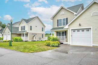 49 Intervale Outlook Cir Unit 19, Hales Lctn, NH 03860