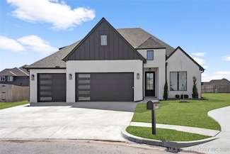 13634 S 21st Ct, Bixby, OK 74008