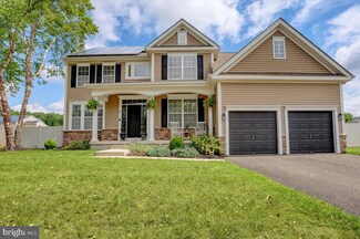 8 Harvest Ln, Pemberton, NJ 08068