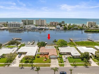 10434 Sovereign Dr, Largo, FL 33774