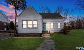 6 John St, Passaic, NJ 07055