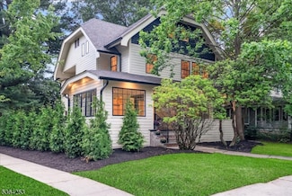 69 Christopher St, Montclair, NJ 07042