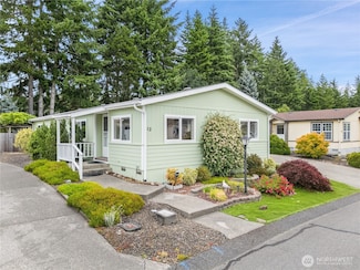 12 Christmas Tree Ln, Shelton, WA 98584