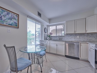 11205 Green Lake 204 Dr Unit 204, Boynton Beach, FL 33437