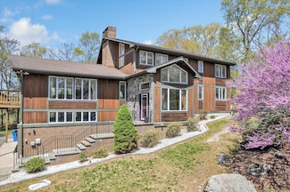 81 Georges Ln, Monroe, CT 06468
