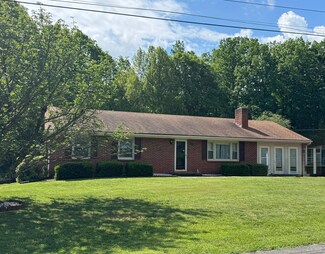 400 Woodland Cir, Lynchburg, VA 24502