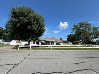 517 Plum St, Carmi, IL 62821