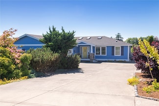 609 Highland Dr, Point Roberts, WA 98281