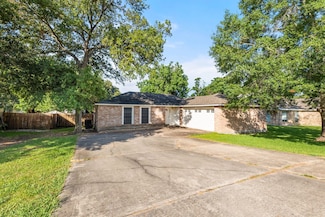 12799 Lake Conroe Hills Dr, Willis, TX 77318