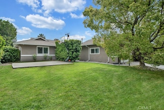 23812 Calvert St, Woodland Hills, CA 91367